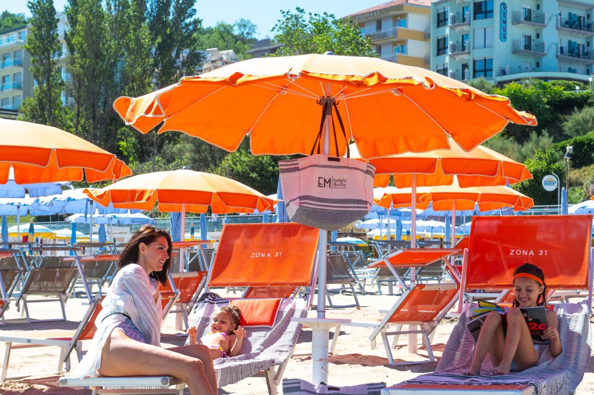 Hotel Venus Gabicce Mare Exterior photo